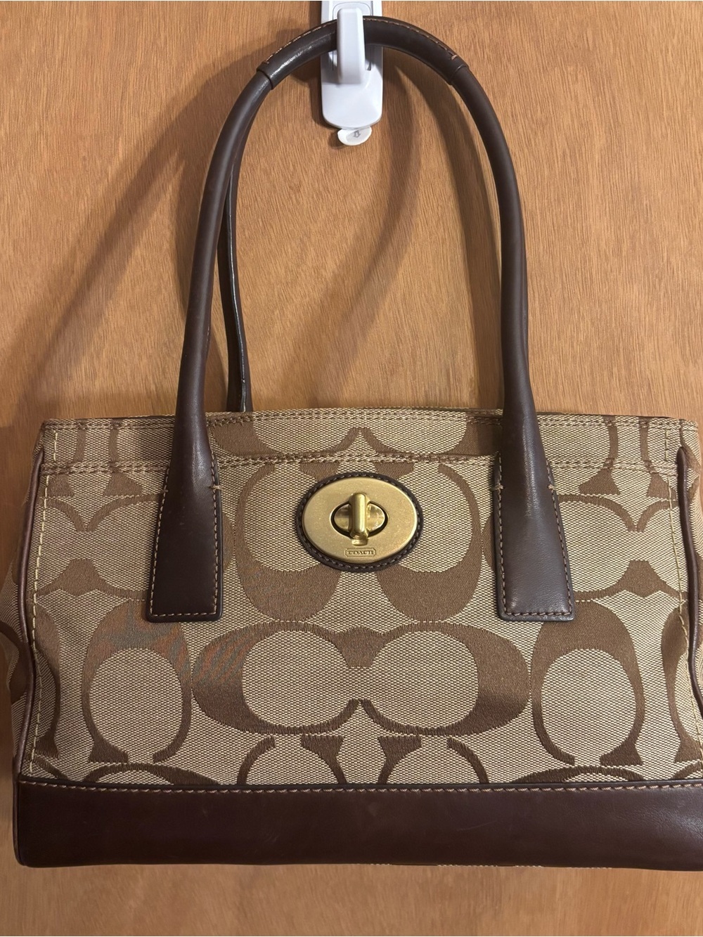 Coach Hampton Madeline Signature Satchel 2008 - Picture 8 of 8